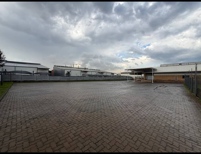 1,341M² WAREHOUSE TO LET IN HALFWAY HOUSE